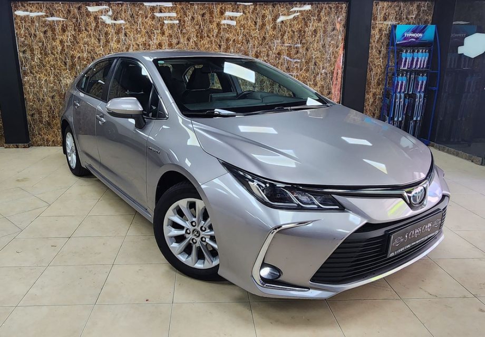 טויוטה קורולה היבריד